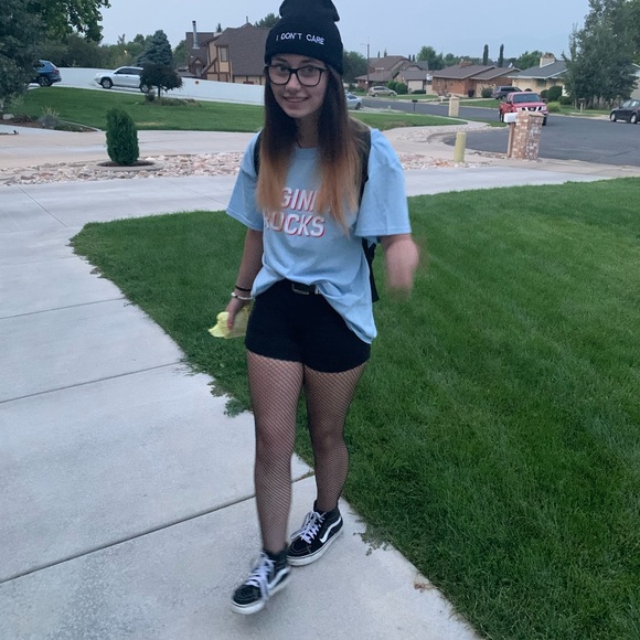 Like to be Notified Back to School Sale Live 8/8 11:34am Share Mine and Yours - Picture 4 of 7